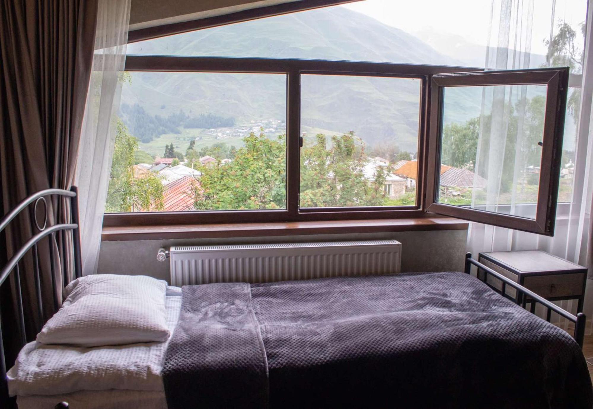Hotel Garemta Kazbegi Esterno foto