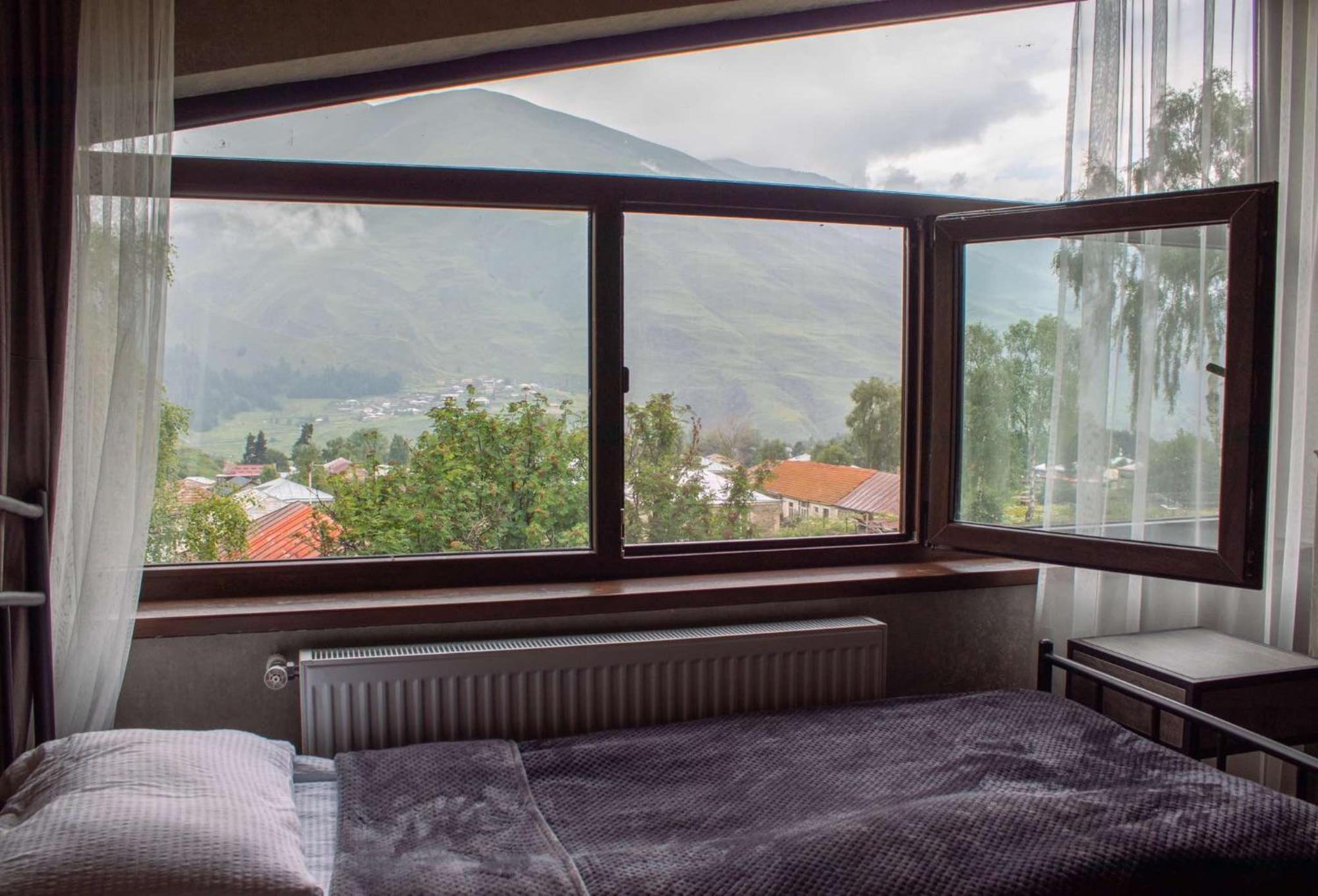 Hotel Garemta Kazbegi Esterno foto